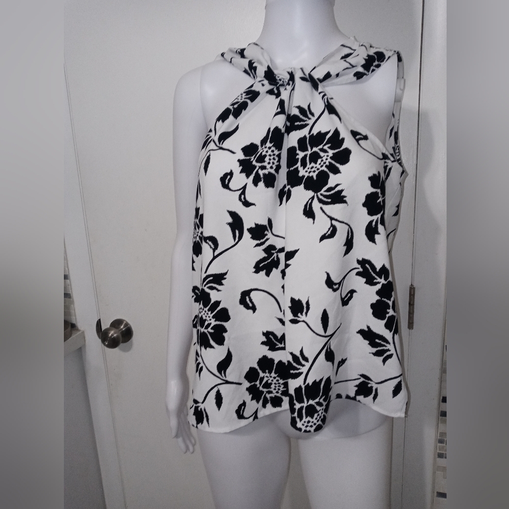 Ann Taylor Factory black white Floral Sleeveless twisted front Pullover Blouse M
